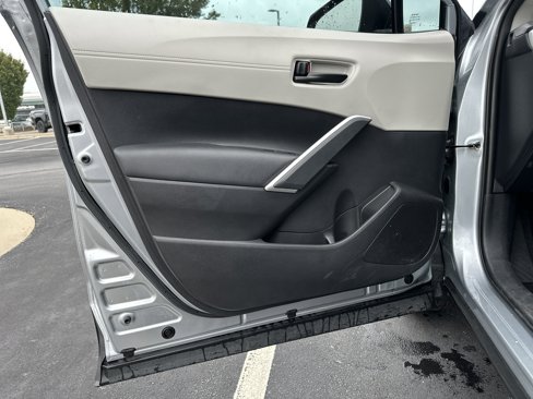 Used 2023 Toyota Corolla Cross L image 14