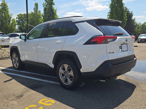 Used 2022 Toyota RAV4 LE image 4