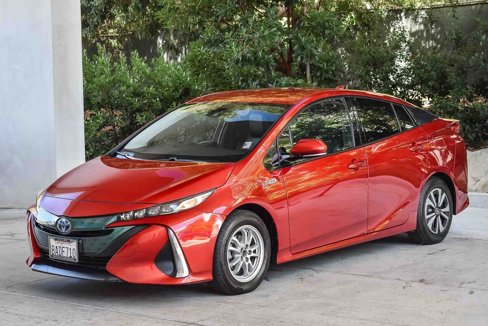 Used 2017 Toyota Prius Prime Premium image 3