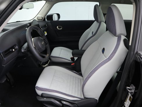 Used 2025 MINI Cooper 2-Door Hardtop image 21