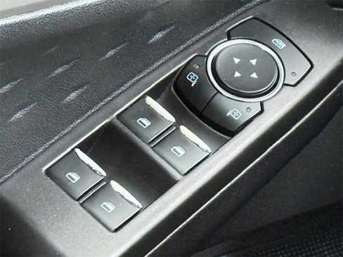 Used 2020 Ford Escape SE image 30