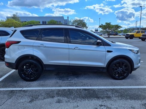 Used 2019 Ford Escape SE image 11
