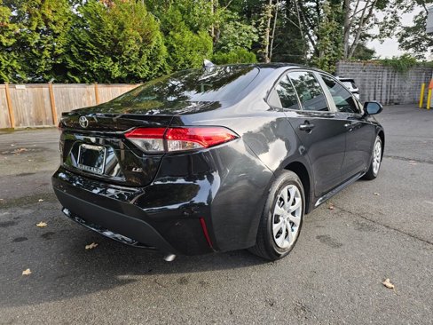 Used 2022 Toyota Corolla LE image 7