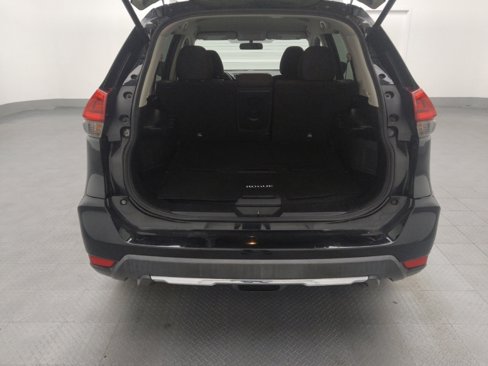 Used 2018 Nissan Rogue SV image 29