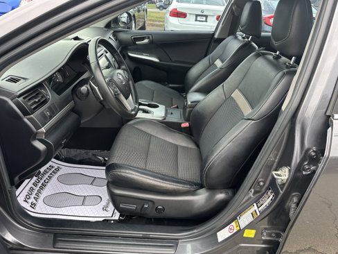 Used 2014 Toyota Camry SE image 8