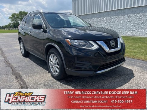 Used 2018 Nissan Rogue SV image 1