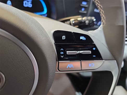 New 2025 Hyundai Elantra Sport image 17