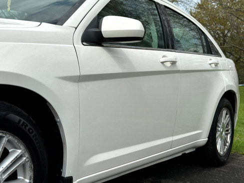 Used 2009 Chrysler Sebring Touring w/ Electronics Convenience Group image 8