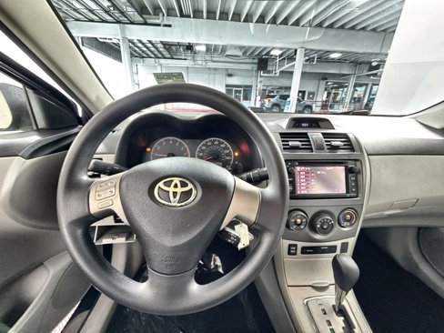Used 2013 Toyota Corolla L image 15