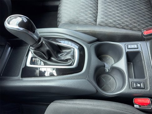 Used 2018 Nissan Rogue SV image 31