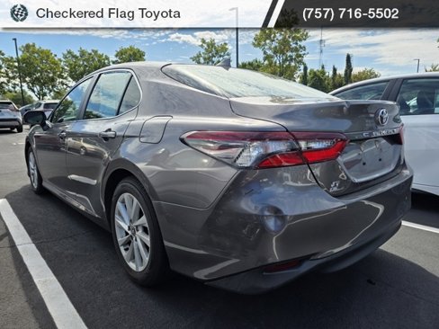 Used 2021 Toyota Camry LE image 4