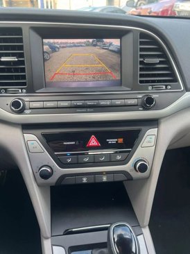 Used 2017 Hyundai Elantra SE image 29