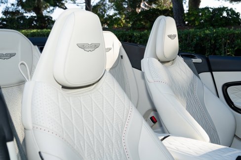 Used 2025 Aston Martin DB12 Convertible image 19