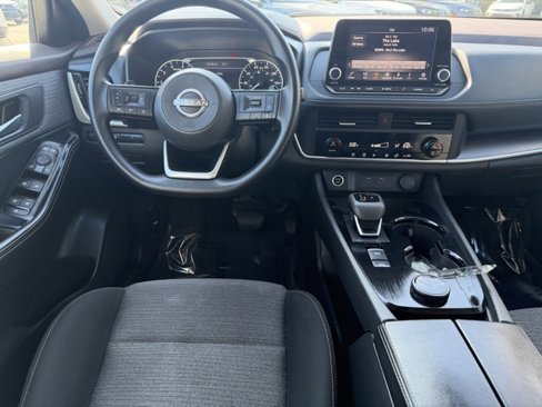 Used 2023 Nissan Rogue SV image 14