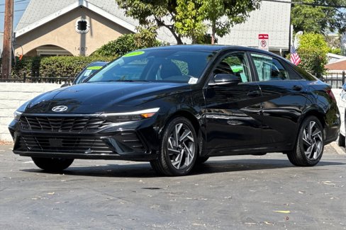 Used 2025 Hyundai Elantra SEL image 8
