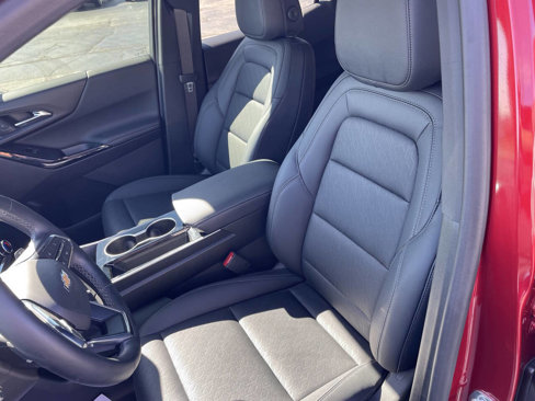 Used 2025 Chevrolet Equinox LT w/ Convenience Package II image 3