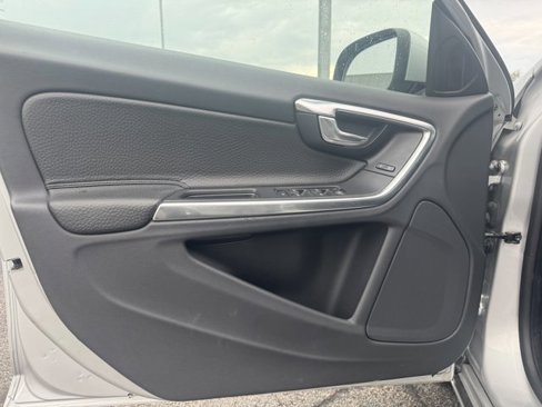 Used 2014 Volvo S60 T5 image 9