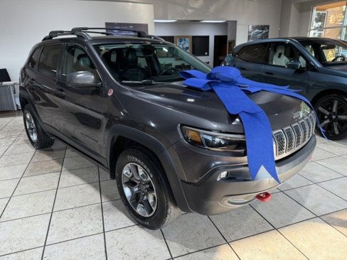 Used 2019 Jeep Cherokee Trailhawk w/ Cold Weather Group image 4