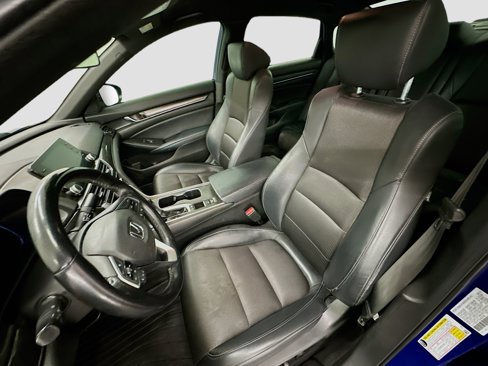 Used 2018 Honda Accord Sport image 13