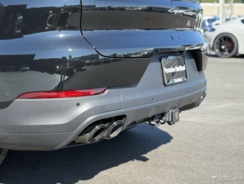 Certified 2024 Porsche Cayenne image 13