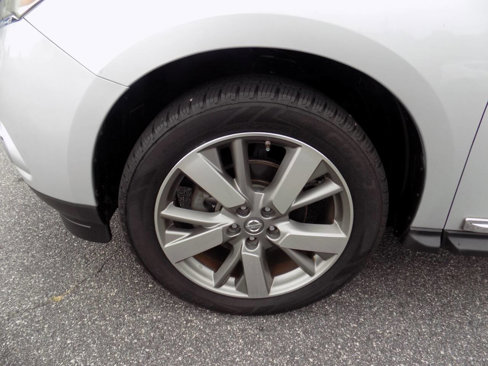 Used 2013 Nissan Pathfinder Platinum image 13