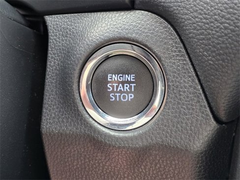 Used 2021 Toyota RAV4 XLE image 17