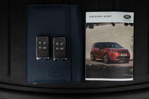 Used 2022 Land Rover Discovery Sport SE image 55