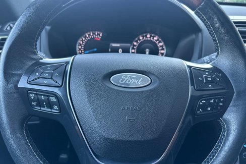 Used 2017 Ford Explorer Platinum image 23