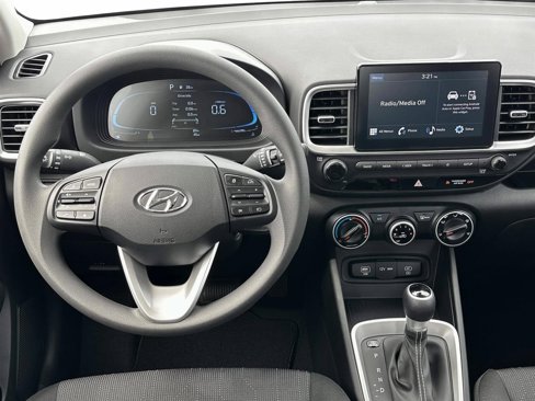 New 2025 Hyundai Venue SE image 24