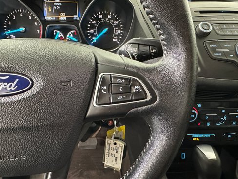 Used 2018 Ford Escape SE w/ SE Sport Appearance Package image 23