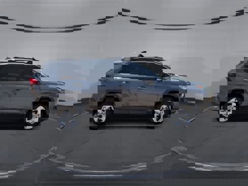 Used 2019 Toyota RAV4 XLE image 9