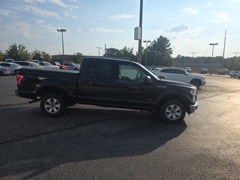 Used 2015 Ford F150 XLT image 2