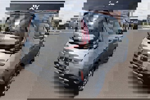 New 2025 Kia Soul LX image 3
