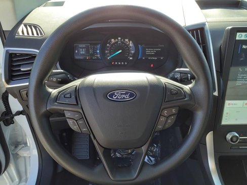 Used 2024 Ford Edge SE w/ Black Appearance Package image 12