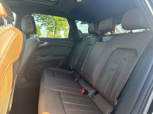 Used 2022 Audi Q4 e-tron Premium Plus image 20