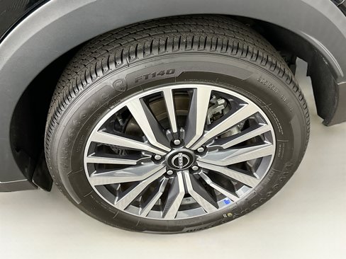 Used 2024 Nissan Kicks SV image 11