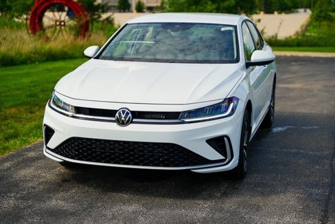 New 2025 Volkswagen Jetta S image 4