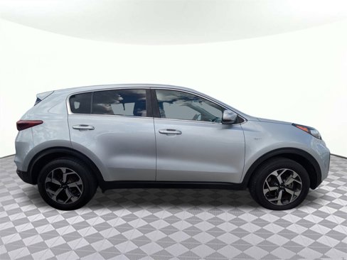 Used 2021 Kia Sportage LX image 2