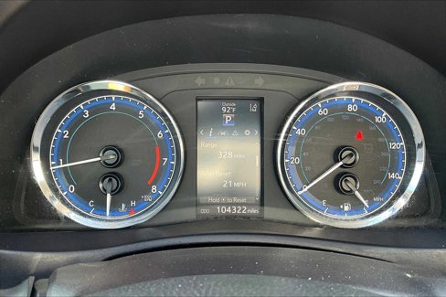 Used 2018 Toyota Corolla LE image 24
