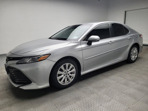 Used 2018 Toyota Camry LE image 2