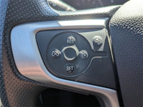 Used 2023 GMC Terrain SLE w/ Driver Convenience Package image 13