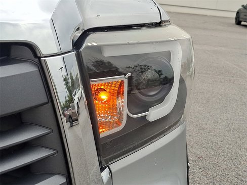 Used 2015 Toyota Tundra SR5 w/ SR5 Upgrade Package image 13