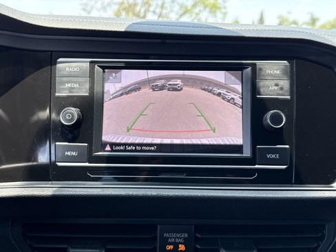 Used 2023 Volkswagen Jetta SE image 23