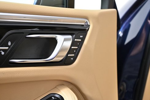 Used 2015 Porsche Macan S image 24