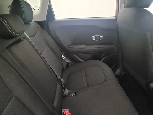Used 2015 Kia Soul + image 19