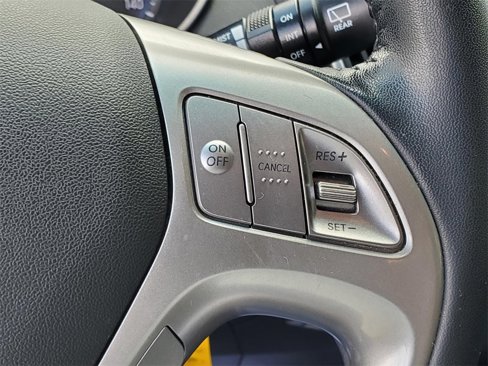 Used 2012 Hyundai Tucson Limited image 25