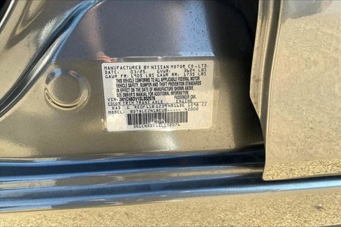 Used 2025 Nissan Versa S w/ Trunk Package image 30
