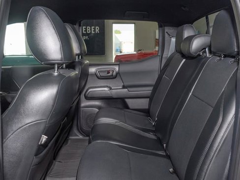 Used 2019 Toyota Tacoma TRD Off-Road image 14
