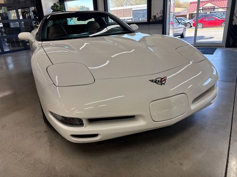 Used 2002 Chevrolet Corvette Coupe image 21