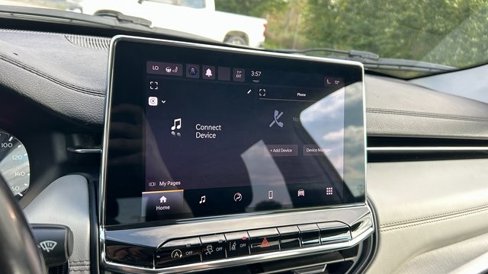 Used 2022 Jeep Compass Limited image 23